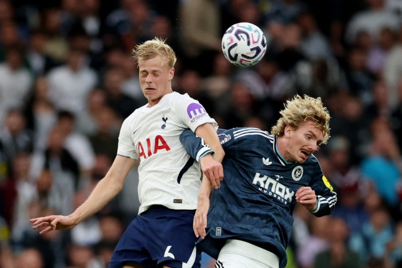 Nottingham gặp khó trước Tottenham